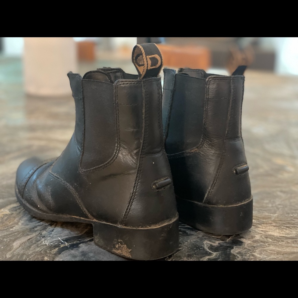 Horse lovers! Girl’s Dublin Boots size USA 4 - Like New